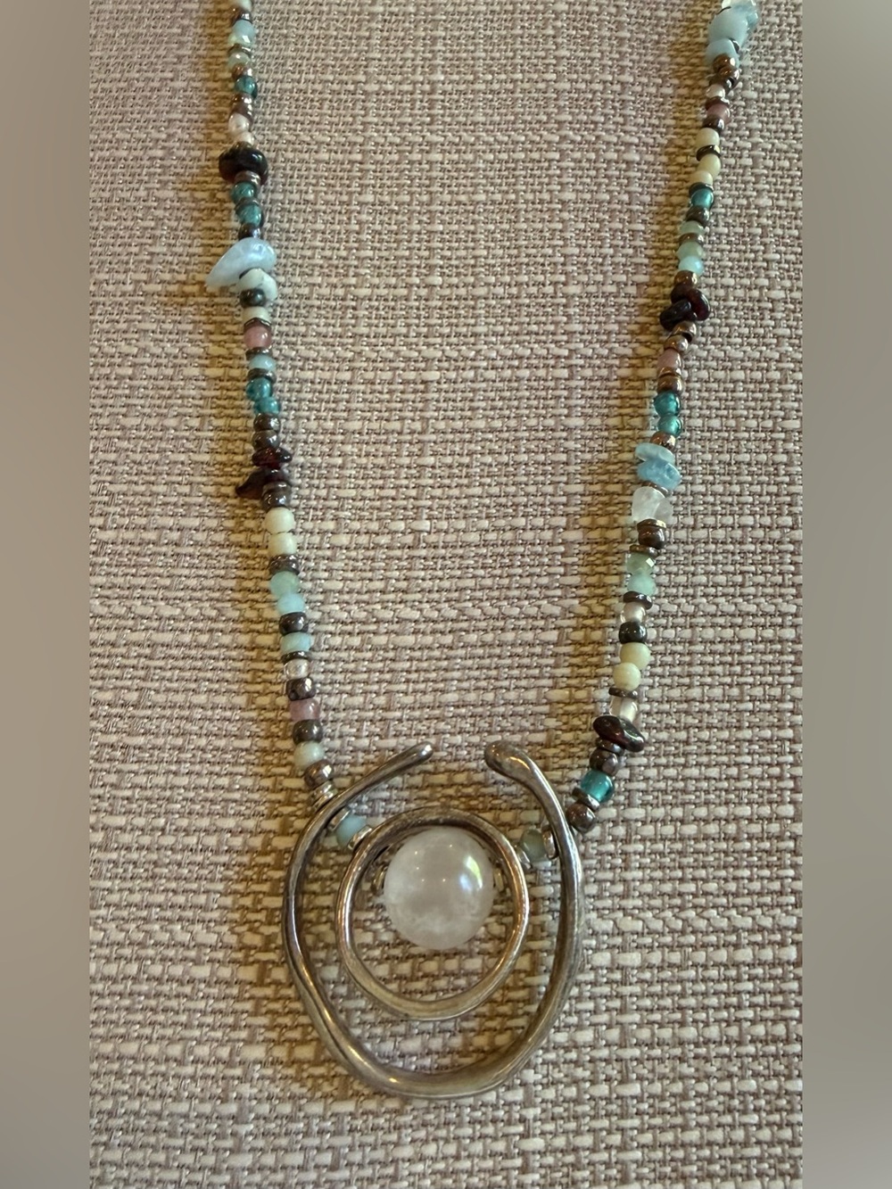 Uno de 50 “Energy + Necklace” Silver Plated Circle Rose Quartz  & Gem Stones
